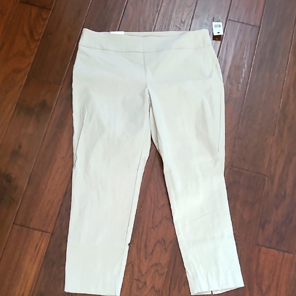 NWT Crown & Ivy Khaki Pull-On Ankle Pants size 16W - Picture 1 of 9